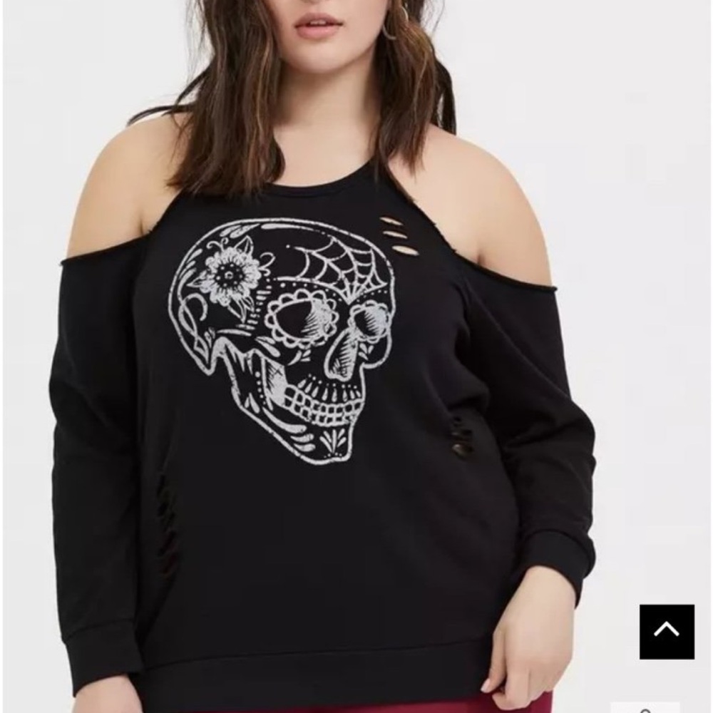 Cold-Shoulder Black Skull Graphic Women’s Top